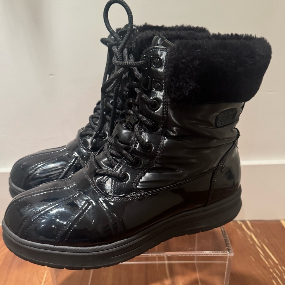 ALDO black rain/snow boots. Faux fur. Lace-up. Size 10.